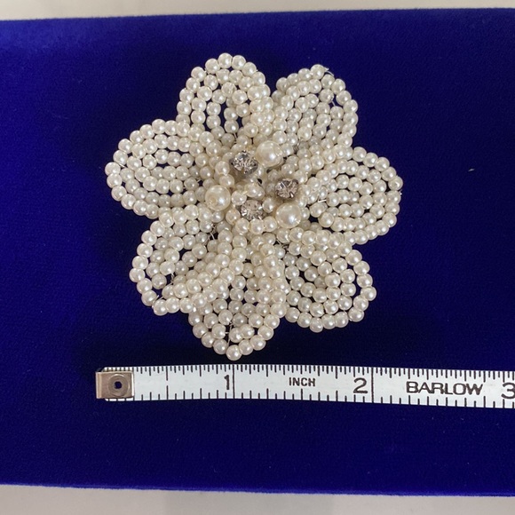 Artificial mini pearl brooch - Picture 3 of 3
